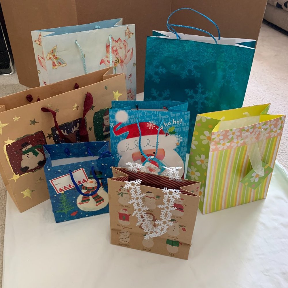 Mix of 7 Paper Gift Bags for Gifting